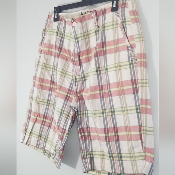 Nautica Mens Multicolor Plaid Shorts. Waist 32". Inseam 11". 4 Pockets. - Picture 2 of 5
